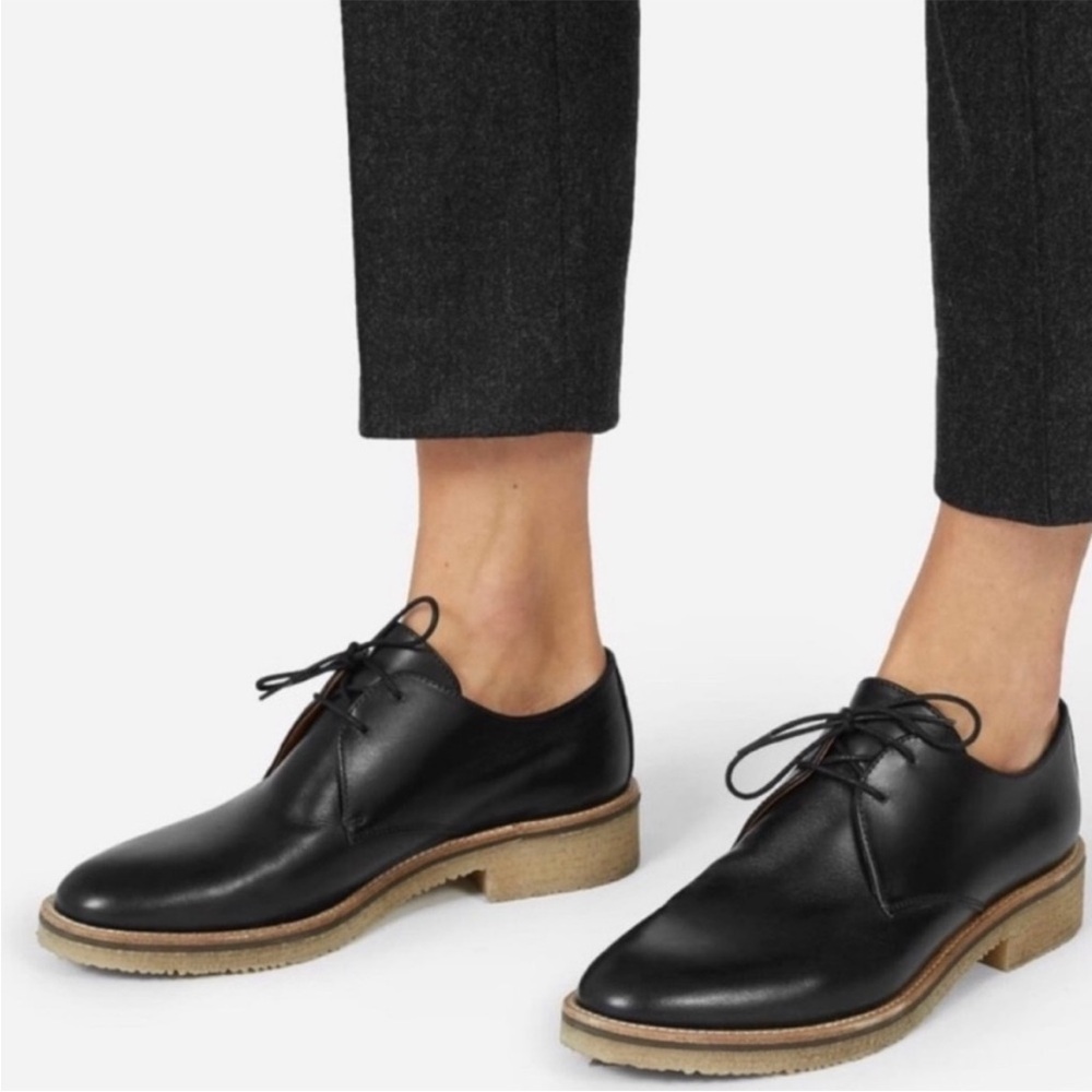 Everlane Black Leather Oxfords Sleek Formal Design